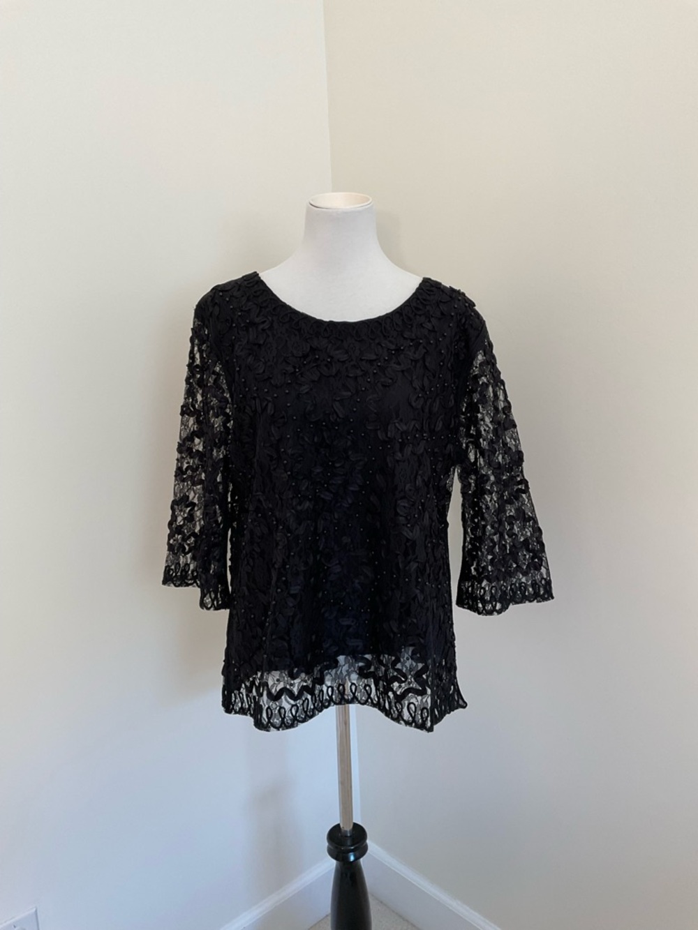 Vintage Women’s Mode Lia Embellished Black Floral Lace Top